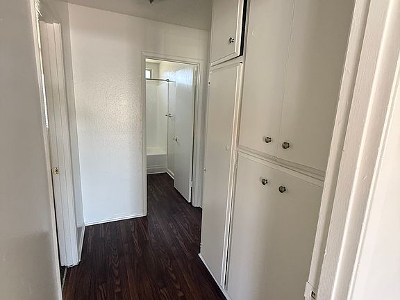 5th image of 901 Palmbrook Dr APT 1