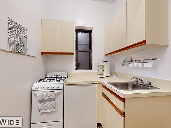 3rd image of 233 E 81st St APT 4B