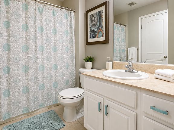 5th image of 903 Providence Pl