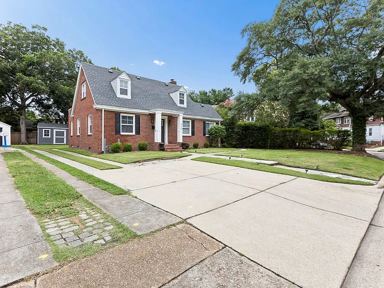 910 Baldwin Ave — Photo 3