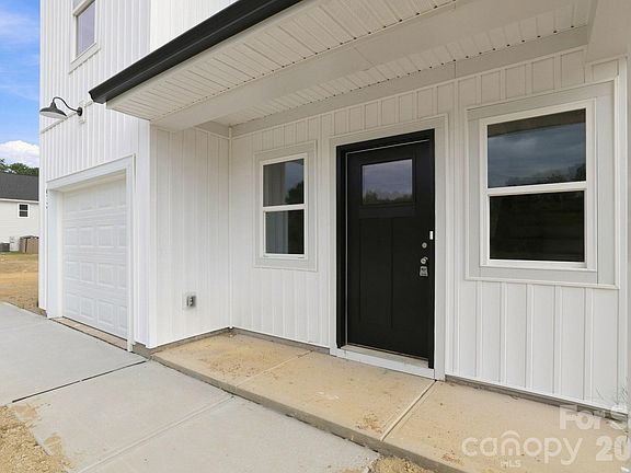 5th image of 673 Hazel Blakeney Rd