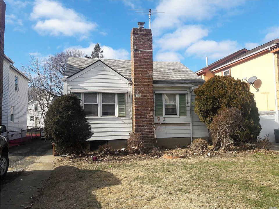 1st image of 8522 241st St