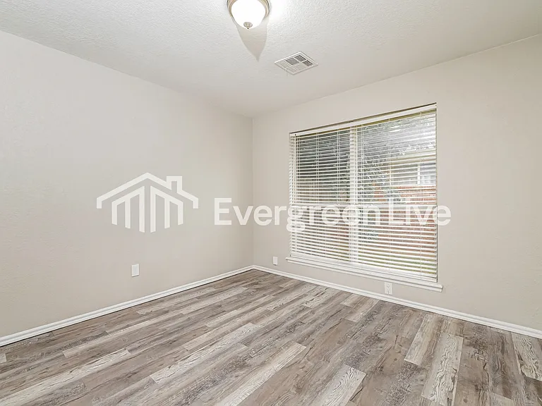4904 Byron Cir — Photo 13