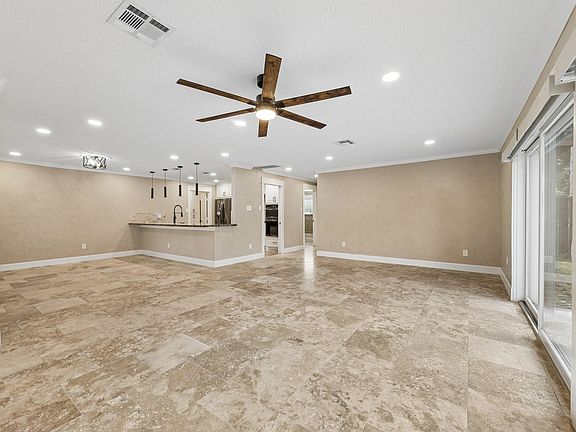 5th image of 37 E Champions Colony