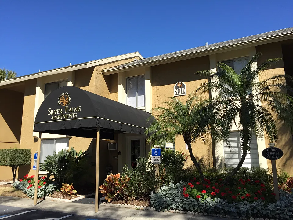 Silver Palms Apartments