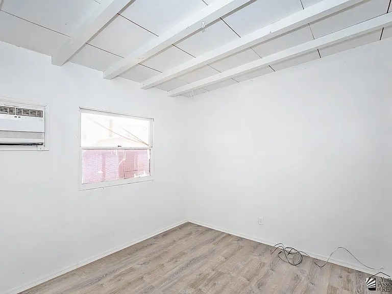 666 S Orange Ave — Photo 11