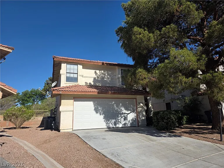 4801 Fiesta Lakes St — Photo 3