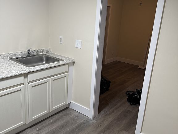 2nd image of 80 Buckingham St #C-4