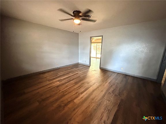 2nd image of 18 E Victory Ave