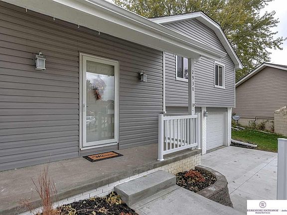 3rd image of 2930 S 157th Cir