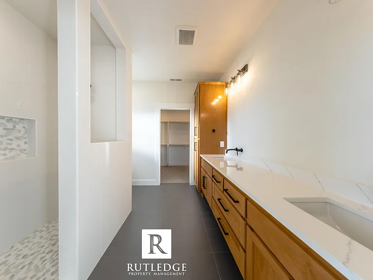 3282 Sky Way — Photo 10