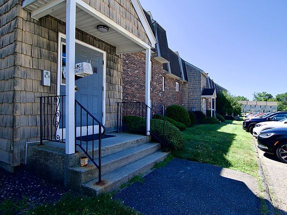 3rd image of 3162 Main St #3162