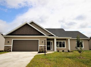 15912 Classic Lake Dr, Huntertown, IN 46748