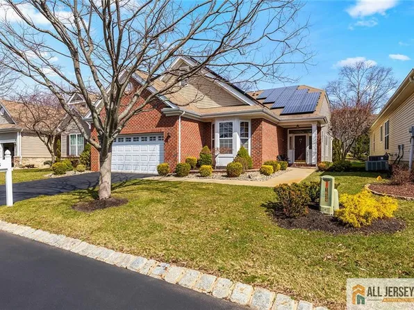 25 Missy Ln, Monroe Township, NJ 08831