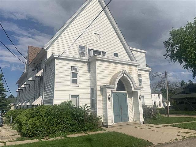 1st image of 2 S Seminary Ave