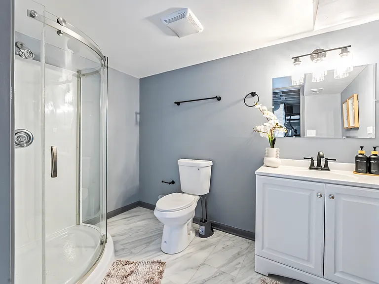 512 Catherine St — Photo 16