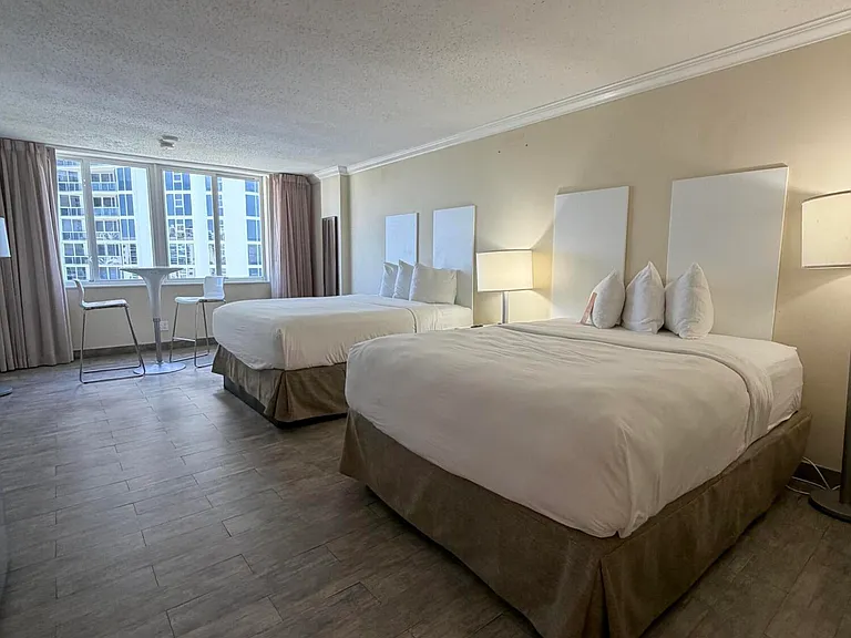19201 Collins Ave #1122 — Photo 23