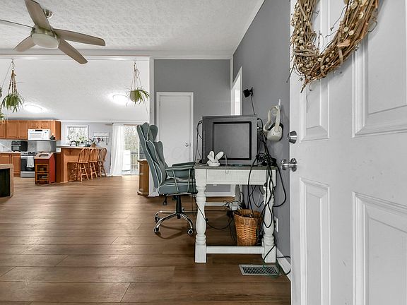 4th image of 5358 Township Road 179 #21