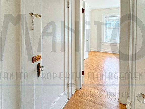 4th image of 928 W 7th Ave APT 3
