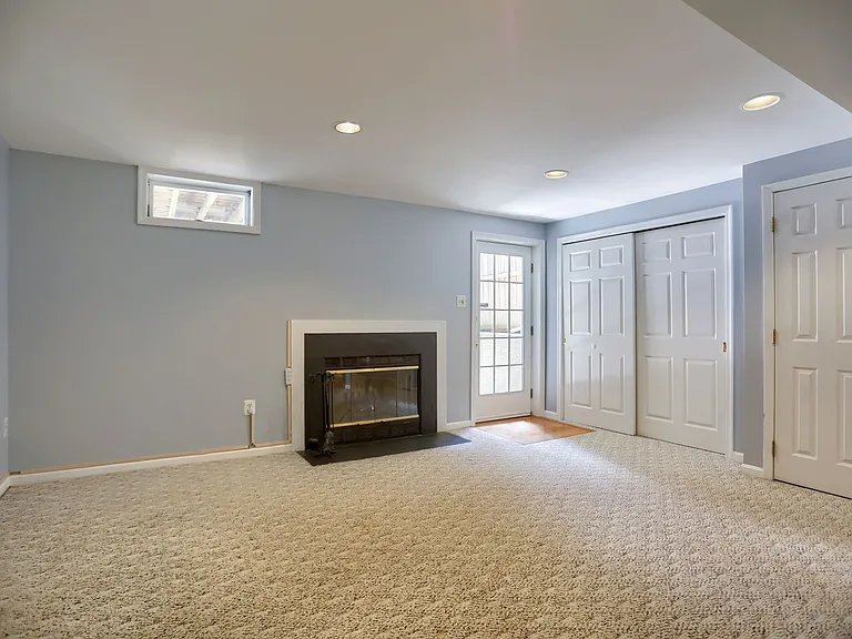 437 Ashton Ln — Photo 14