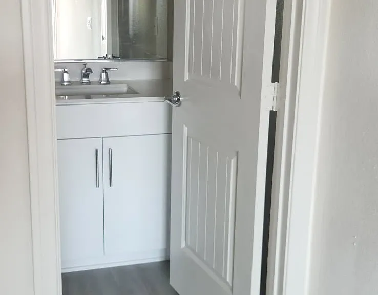 705 Carnation Ln — Photo 6