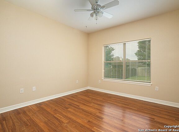 4th image of 1212 Windsong Dr