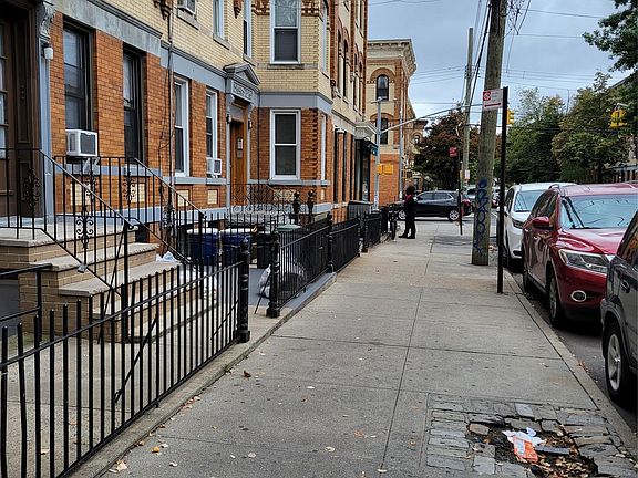 3rd image of 18-58 Cornelia Street
