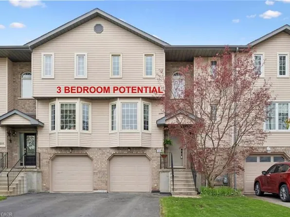 203 Baker St, Waterloo, ON N2T 2L8