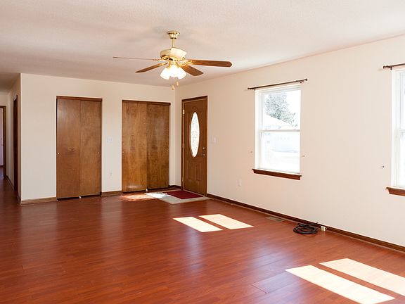 2nd image of 337 Oak St