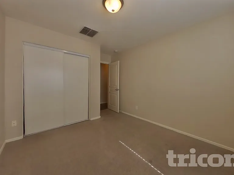 11634 W Vogel Ave — Photo 10