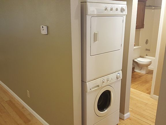 5th image of 818 Carrier Creek Blvd NE APT 201