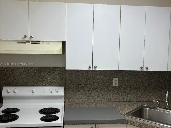 17255 SW 95th Ave APT 153, Palmetto Bay, FL 33157