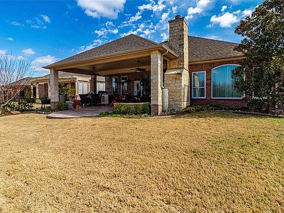 4th image of 908 Quarry Oaks Dr