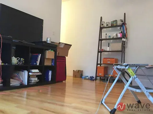 Rented by Wave Real Estate Group | media 41