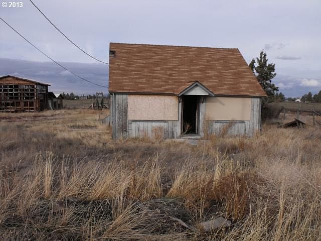 2nd image of 955 NE Negus Way