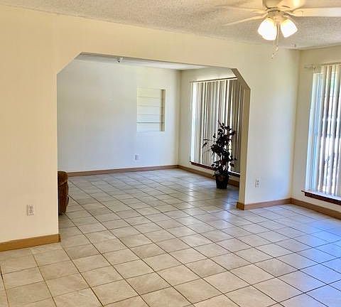 4th image of 2407 Northbrook Dr
