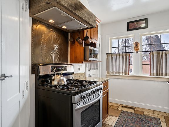 4th image of 616 E Palace Ave