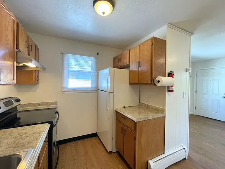541 Irwin St — Photo 14