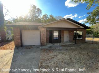 909 N 28th St, Van Buren, AR 72956