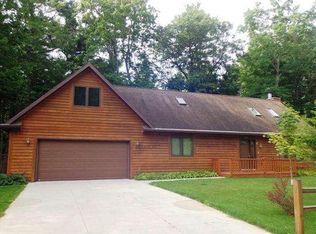 327 Riverview Ln, Sheboygan, WI 53081