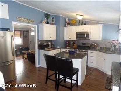 3rd image of 1111 Pearl Blvd