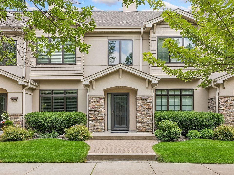 1st image of 519 Willoughby Way W