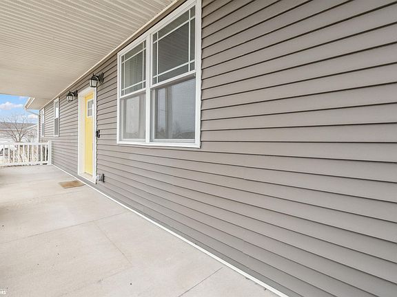 3rd image of 1301 Huron St