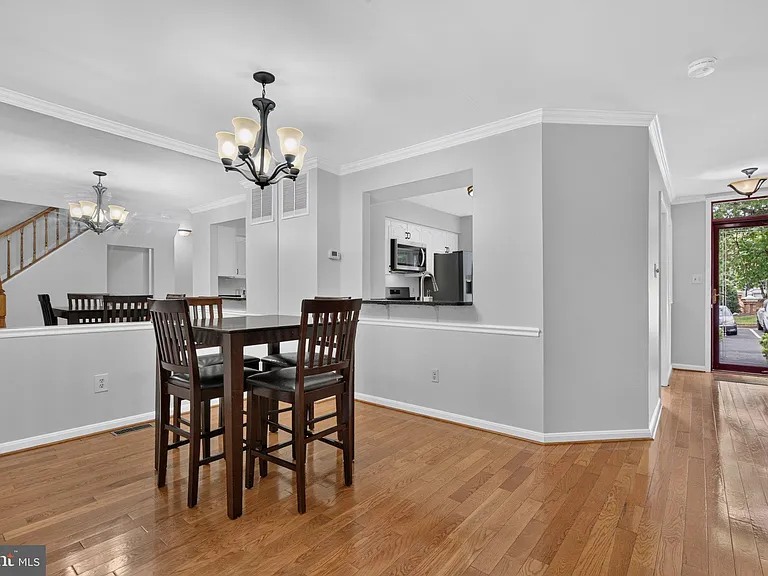 7259 Worsley Way — Photo 12