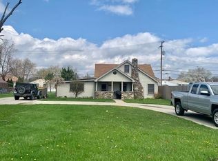 22821 Violet St, Saint Clair Shores, MI 48082
