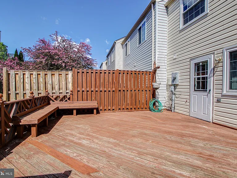 6324 Lightburn Ct — Photo 31
