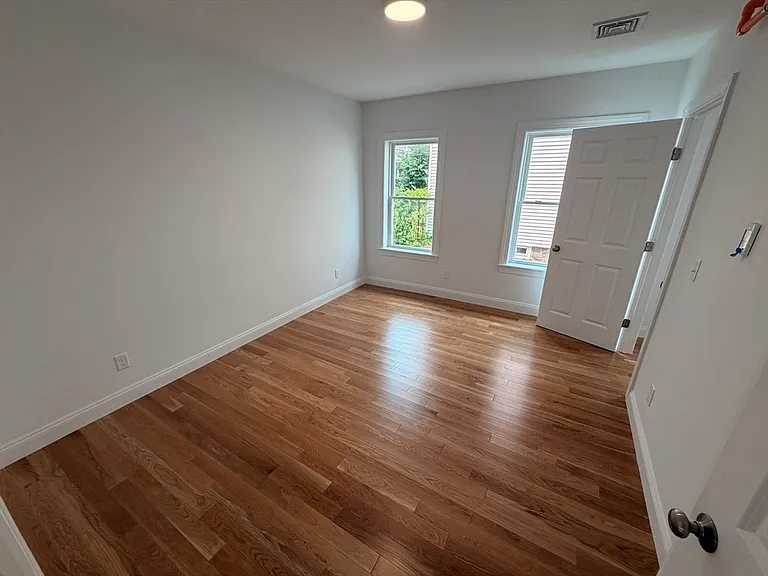 33 Pleasant St #1 — Photo 10