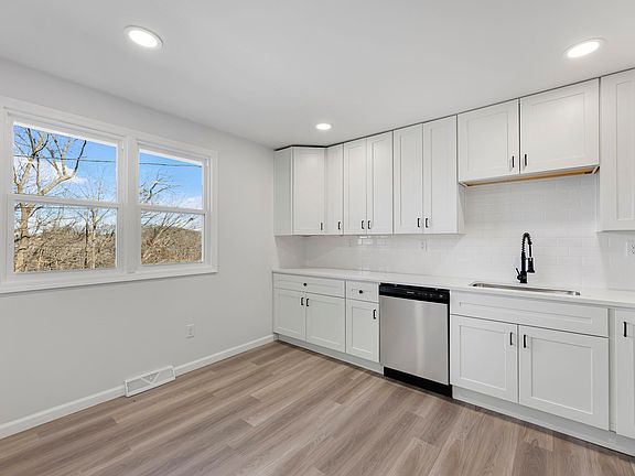 3rd image of 606 E 164th Ter APT B
