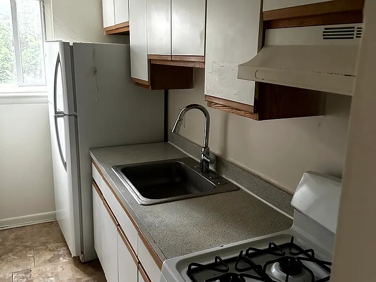 4010 Hampden St #204 — Photo 2