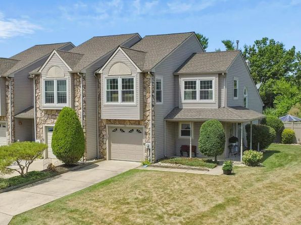 119 Carriage Ln